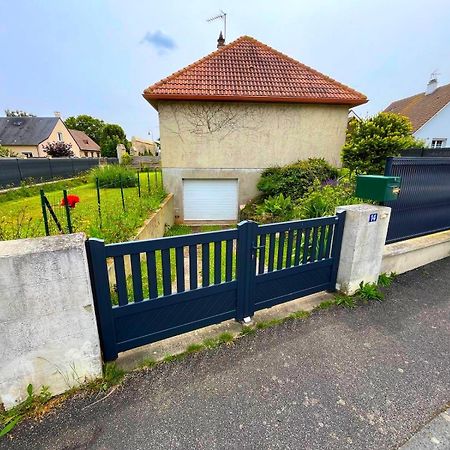 A 12 Min A Pied De La Plage Et 5 Min Du Centre De Luc-Sur-Mer Buitenkant foto